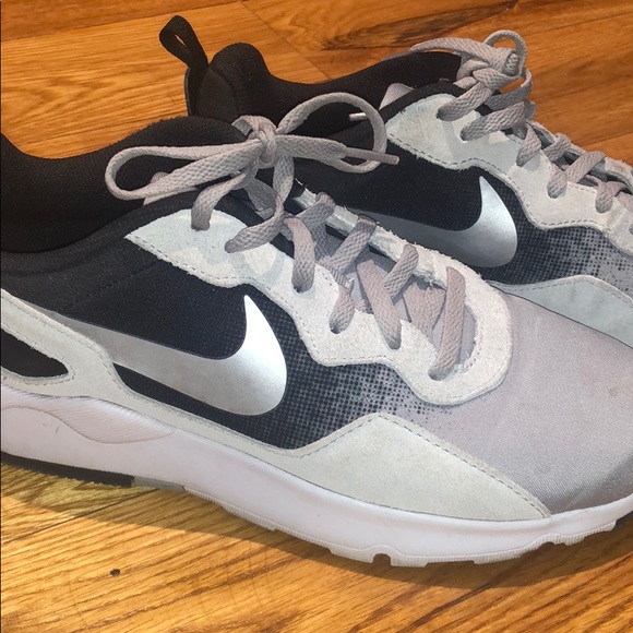 Nike Shoes - Nike gray air max